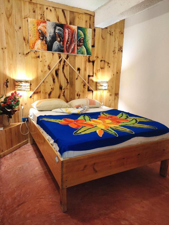 Hostel La Ballena Backpacker لاس غاليراس المظهر الخارجي الصورة