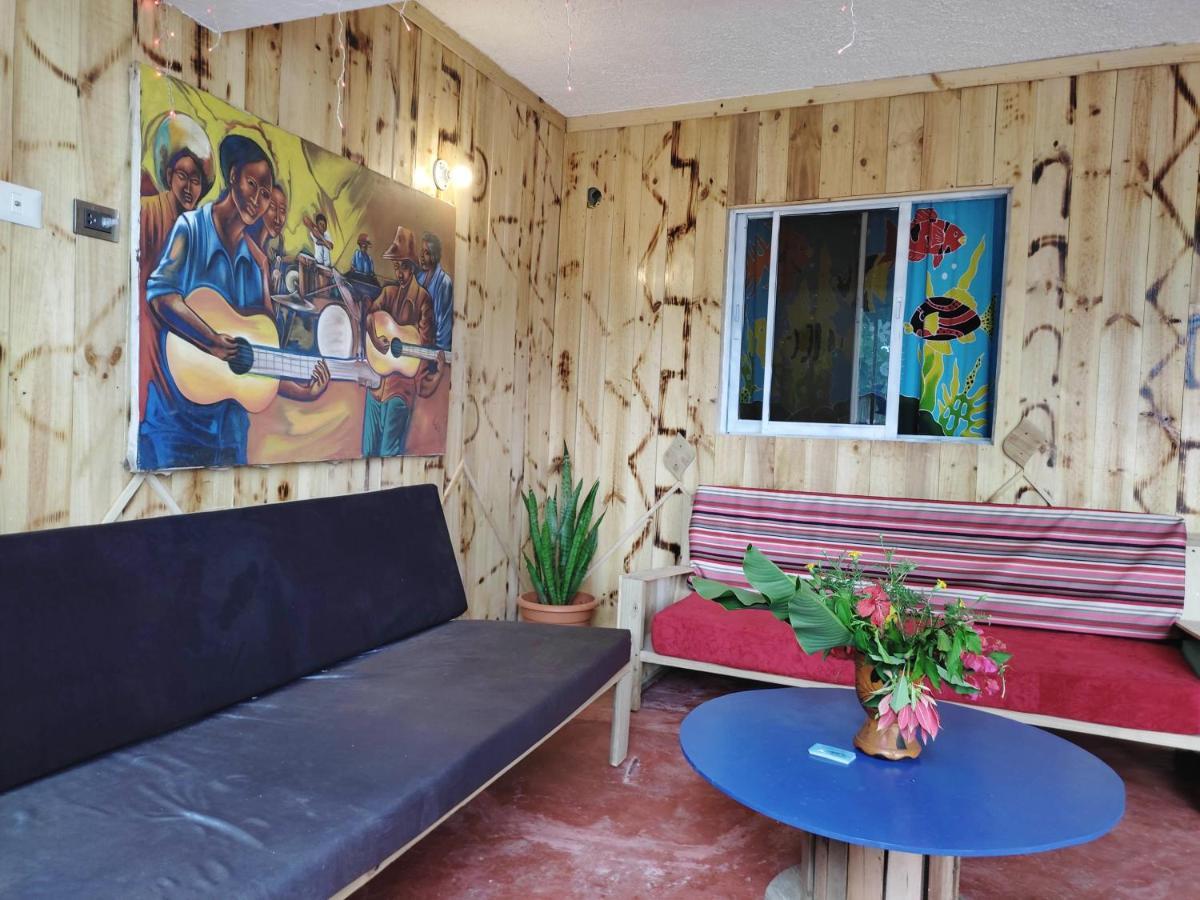 Hostel La Ballena Backpacker لاس غاليراس المظهر الخارجي الصورة