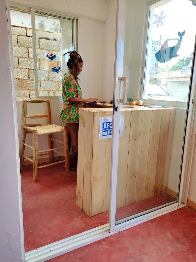 Hostel La Ballena Backpacker لاس غاليراس المظهر الخارجي الصورة