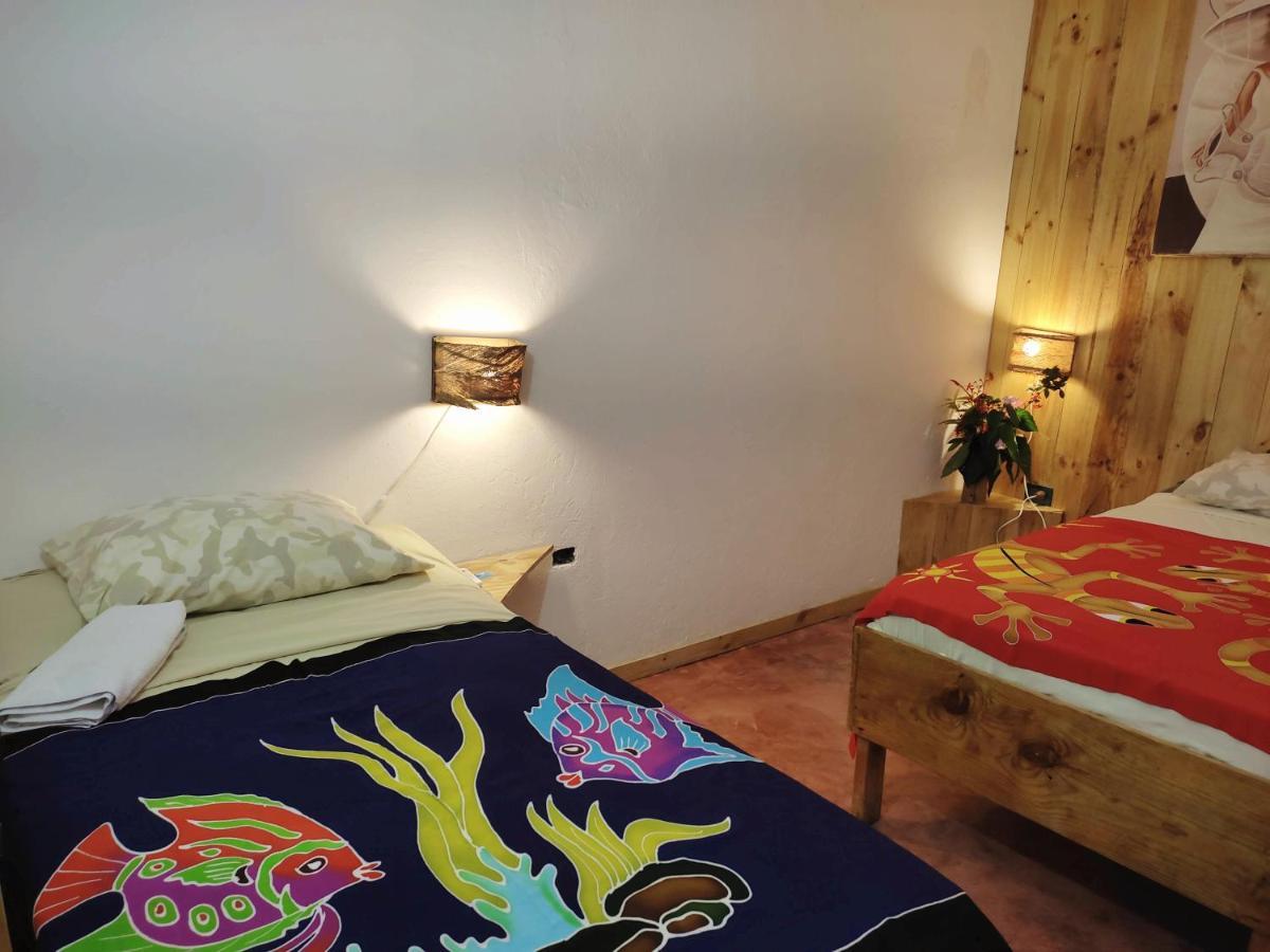 Hostel La Ballena Backpacker لاس غاليراس المظهر الخارجي الصورة
