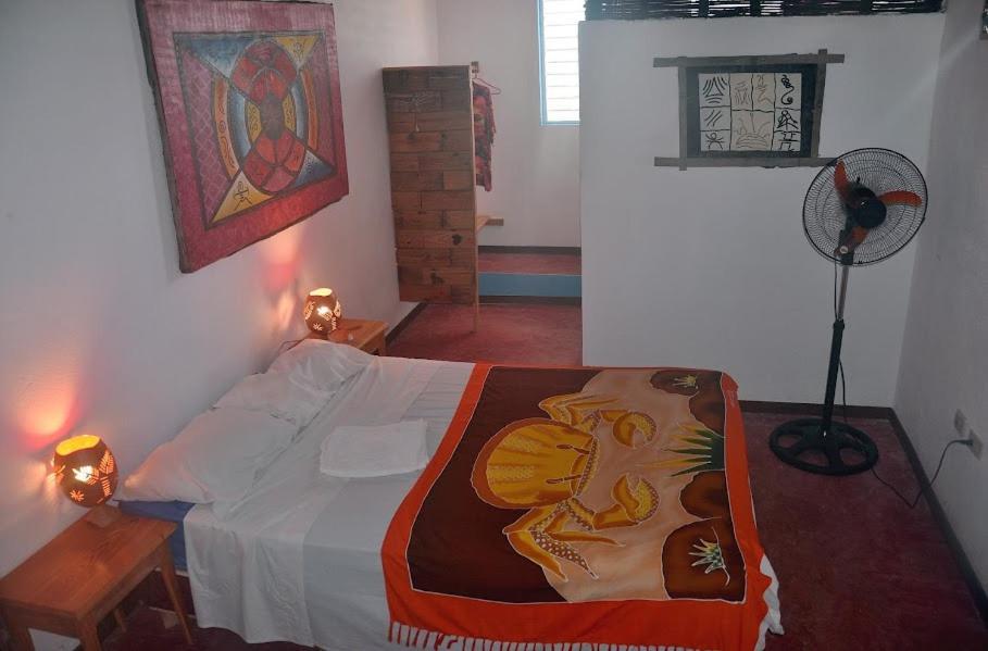 Hostel La Ballena Backpacker لاس غاليراس المظهر الخارجي الصورة