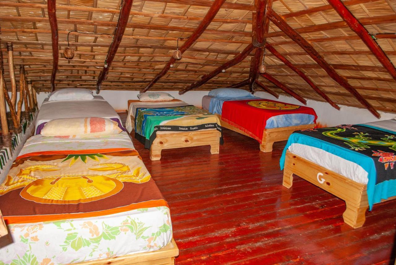 Hostel La Ballena Backpacker لاس غاليراس المظهر الخارجي الصورة